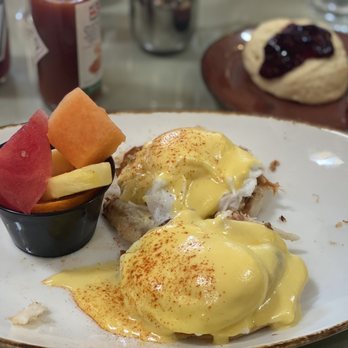 Linn's Restaurant - Eggs Benedict w/ Dungeness crab - American Near Me - Cambria, California Linn's Restaurant - Eggs Benedict w/ Dungeness crab - American Near Me - Cambria, California
