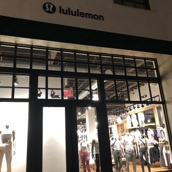 lululemon Athletica - Women's Clothing Near Me - Santa Barbara, California