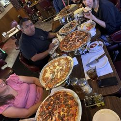 The Tap House - After work dealers gettin pizza!!