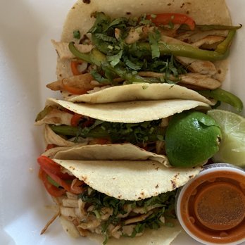 Tacos Gomez - Chicken fajitas taco - Food Trucks Near Me - Charlottesville, Virginia
