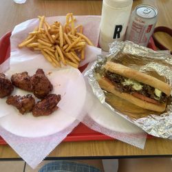Triangle Fried Chicken - Philly cheesesteak 5 wing combo