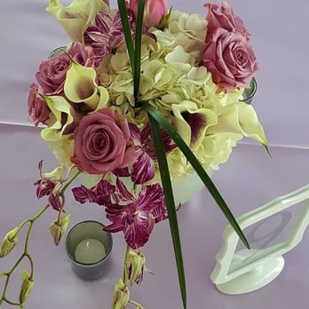 Brady's Floral Gallery - Center pieces - Florists Near Me - Scottsdale, Arizona Brady's Floral Gallery - Center pieces - Florists Near Me - Scottsdale, Arizona