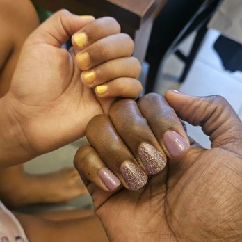 Jess Nails - Sparkles and pastels - Nail Salons Near Me - Pelham, New York