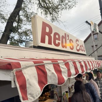 Red's Eats - Rated as best Maine lobster roll. - Seafood Near Me - Wiscasset, Maine