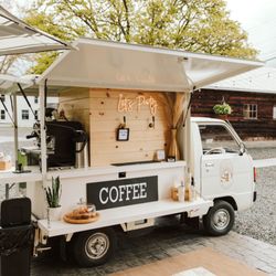 Sip with Goldie - Coffee time @Machias Meadows