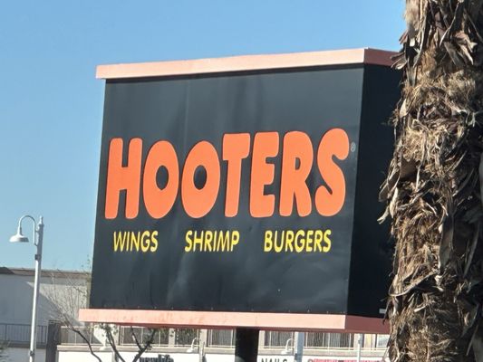 Hooters by null