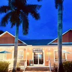 Unwined Wine & Beer Bar - Outside view