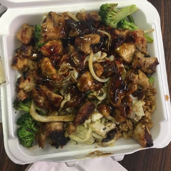 T'San - Dynamite chicken!! Ugh good but def not spicy!!! Asked for teriyaki sauce on the side but never got it. Still good - Japanese Near Me - Norfolk, Virginia
