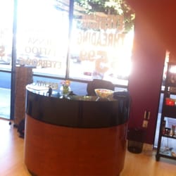 XOE Threading - Awesome welcoming business! Will be coming back in 2 weeks!