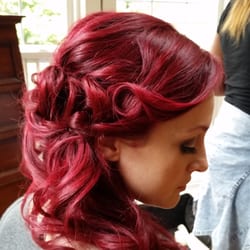 Lunaz Hair Salon
