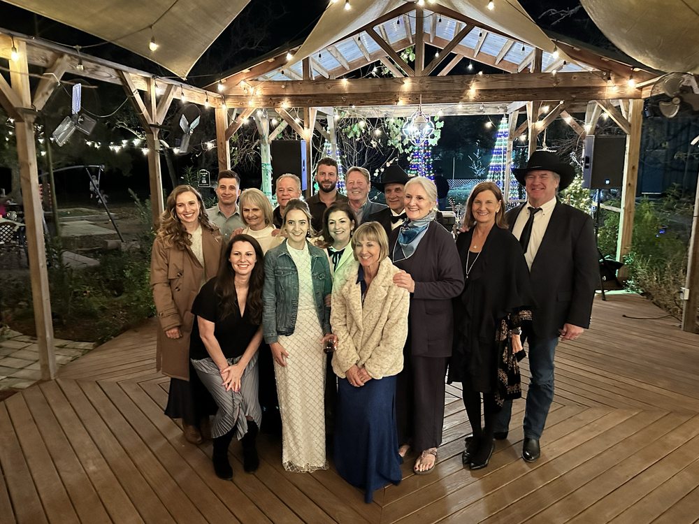 Busted Oak Cellars - Photo 4