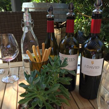 Davies Vineyards - Wine Tasting Room Near Me - Saint Helena, California