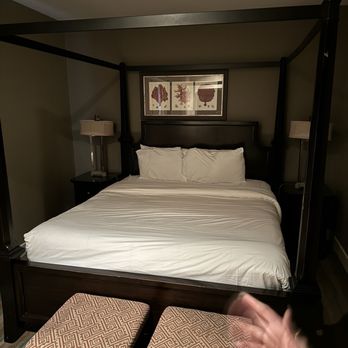 Catalina Island Inn - Bed - Hotels Near Me - Avalon, California Catalina Island Inn - Bed - Hotels Near Me - Avalon, California