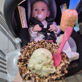 Baskin Robbins - Bowl with pistachio ice cream - Ice Cream & Frozen Yogurt Near Me - Murfreesboro, Tennessee