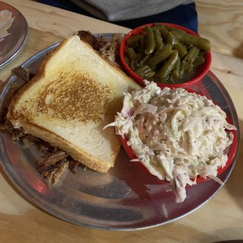 Como Smoke and Fire - Under that huge slab of Texas toast was some super tender burnt ends! - Barbeque Near Me - Columbia, Missouri