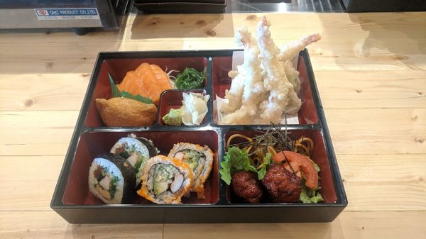 Bistro Isakaya by null