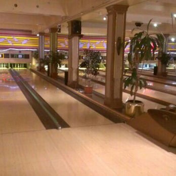 Commodore Lanes & Billiards - 5 pin bowling alley from 1928 - Pool Halls Near Me - Vancouver, British Columbia