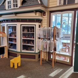 Mount Kisco Public Library - Look at the house