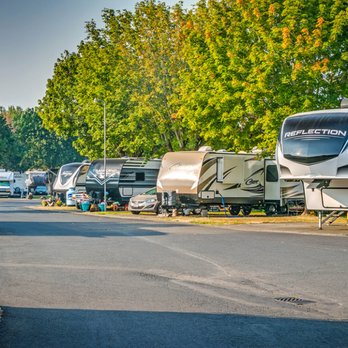 Brookhollow RV - Mobile Home Parks Near Me - Kelso, Washington
