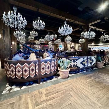 Haywire - Restaurant seating - New American Near Me - San Antonio, Texas