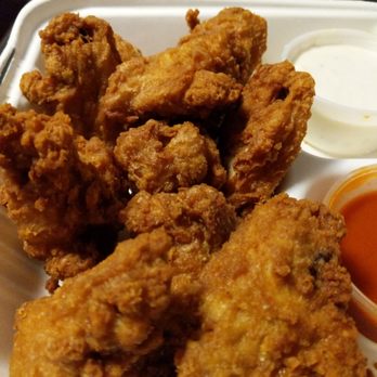 Matteo's Pizza & Subs - The wings are very well fried! - Pizza Near Me - Quincy, Massachusetts