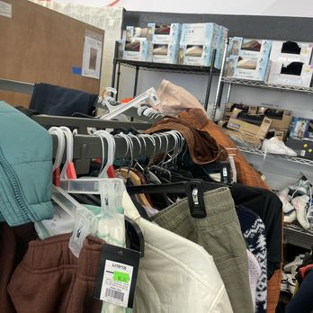 Bulldog Liquidators - Discount Store Near Me - Indianapolis, Indiana