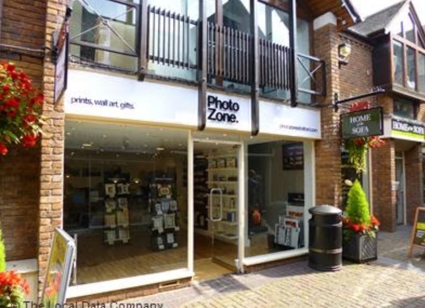 PHOTO ZONE Updated October 2024 Unit 9 Old Red Lion Court