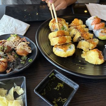 Yoshi Sushi - Takoyaki, Nixon, Jalapeño Crunch, Palmdale - Sushi Bars Near Me - Palmdale, California