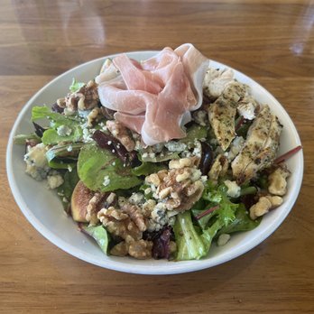 The Vic Bar + Kitchen - Fig salad - New American Near Me - Buckeye, Arizona The Vic Bar + Kitchen - Fig salad - New American Near Me - Buckeye, Arizona