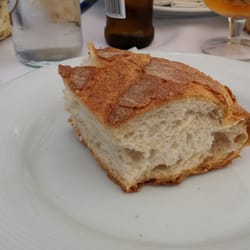 Restaurante Airiños Do Mar - Mmmmm qué pan más bueno