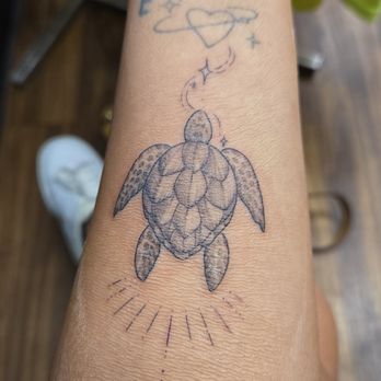 Skin Deep Tattoo and Piercing - JAY (minimalist feminine turtle) - Tattoo Near Me - Honolulu, Hawaii Skin Deep Tattoo and Piercing - JAY (minimalist feminine turtle) - Tattoo Near Me - Honolulu, Hawaii