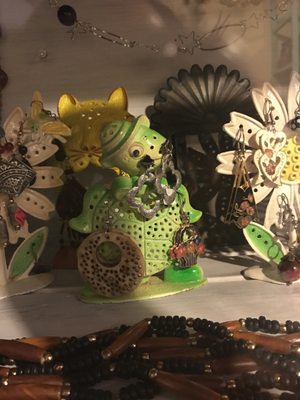 Vanessa Vintage Treasures by null