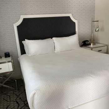The Carlyle Inn - Executive king room - Hotels Near Me - Los Angeles, California The Carlyle Inn - Executive king room - Hotels Near Me - Los Angeles, California