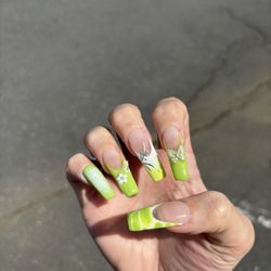Ombre Nail Bar - 5/5 services. Couldn't be happier with my nails. Lee did amazing