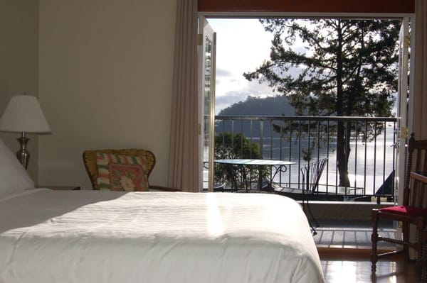 Mayne Island Resort by null