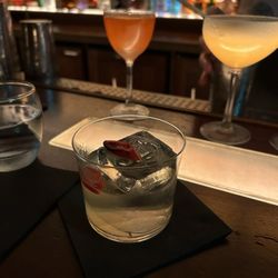 9 Below Bar - Clarified cocktail