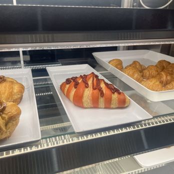 Mr. Baker - Bakeries Near Me - Miami Gardens, Florida