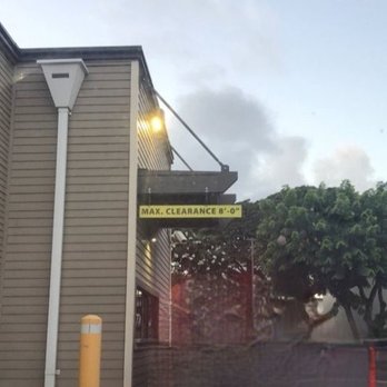 Zippy's Vineyard - Outside Drive-Thru - Diners Near Me - Honolulu, Hawaii Zippy's Vineyard - Outside Drive-Thru - Diners Near Me - Honolulu, Hawaii