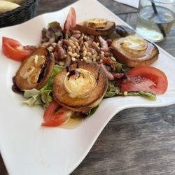 Le Petit Nice - Salad with chèvre