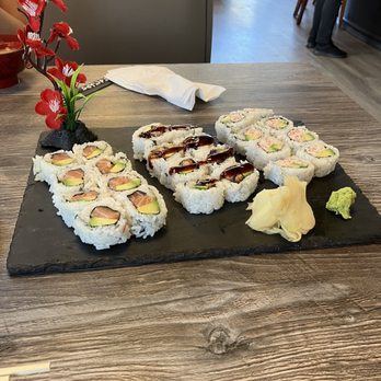 V Sushi - Any 3 Items Lunch Combo: From left to right:  Salmon Avocado Roll, Unagi Avocado Roll, California Roll - Sushi Bars Near Me - Milpitas, California