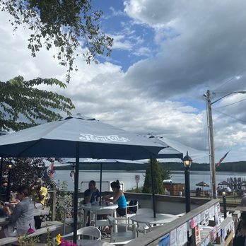 Red's Eats - Outdoor patio - Seafood Near Me - Wiscasset, Maine Red's Eats - Outdoor patio - Seafood Near Me - Wiscasset, Maine