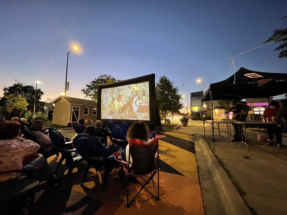 AINSLIE ARTS PLAZA Updated June 2024 13 Photos 5620 N WESTERN Ave