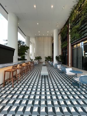 SLS LUX Brickell by null