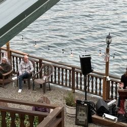 Mike's Beach Resort - Live band