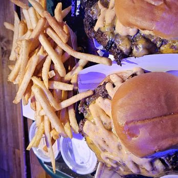 Burger 3000 - Burgers Near Me - Chatsworth, California
