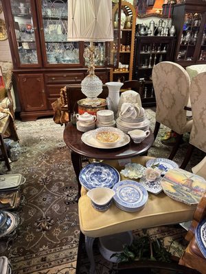 Carroll's Collectibles & Antiques