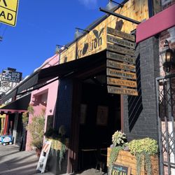 Kreation Organic -   Franklin Ave - Entrance