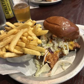 Ellyn's Tap & Grill - Crispy Chicken Sandwich - New American Near Me - Glen Ellyn, Illinois Ellyn's Tap & Grill - Crispy Chicken Sandwich - New American Near Me - Glen Ellyn, Illinois