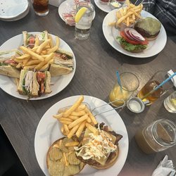 1MTN - Blt, chicken sandwich, burger