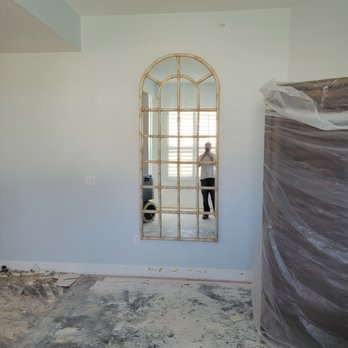 In A Snap Flooring Services Floor Removal - a mirror in a room - Flooring Near Me In A Snap Flooring Services Floor Removal - a mirror in a room - Flooring Near Me